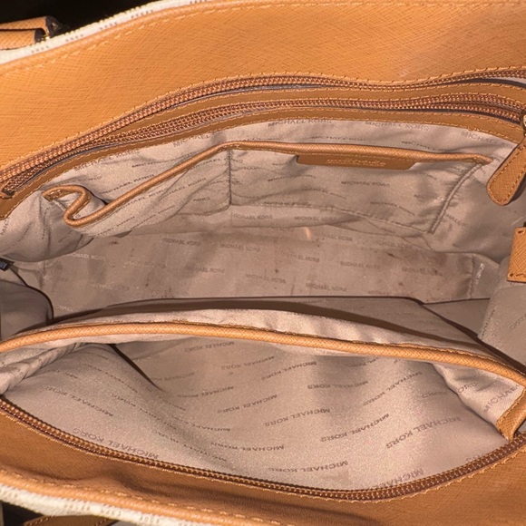 Michael Kors Cream Signature Tote with Tan Trim - Picture 2 of 3